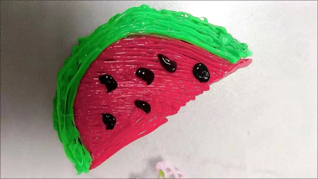 Une pastèque (pas comestible 😄)